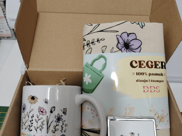 osmomartovski poklon setovi1