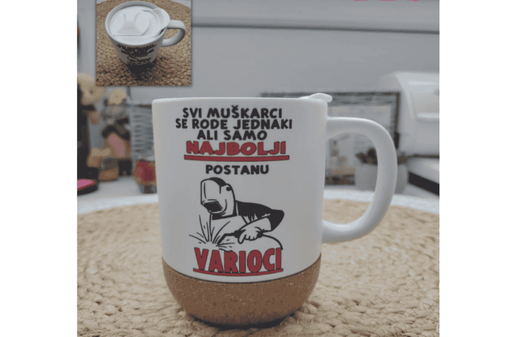 šolja sa plutom poklopcem